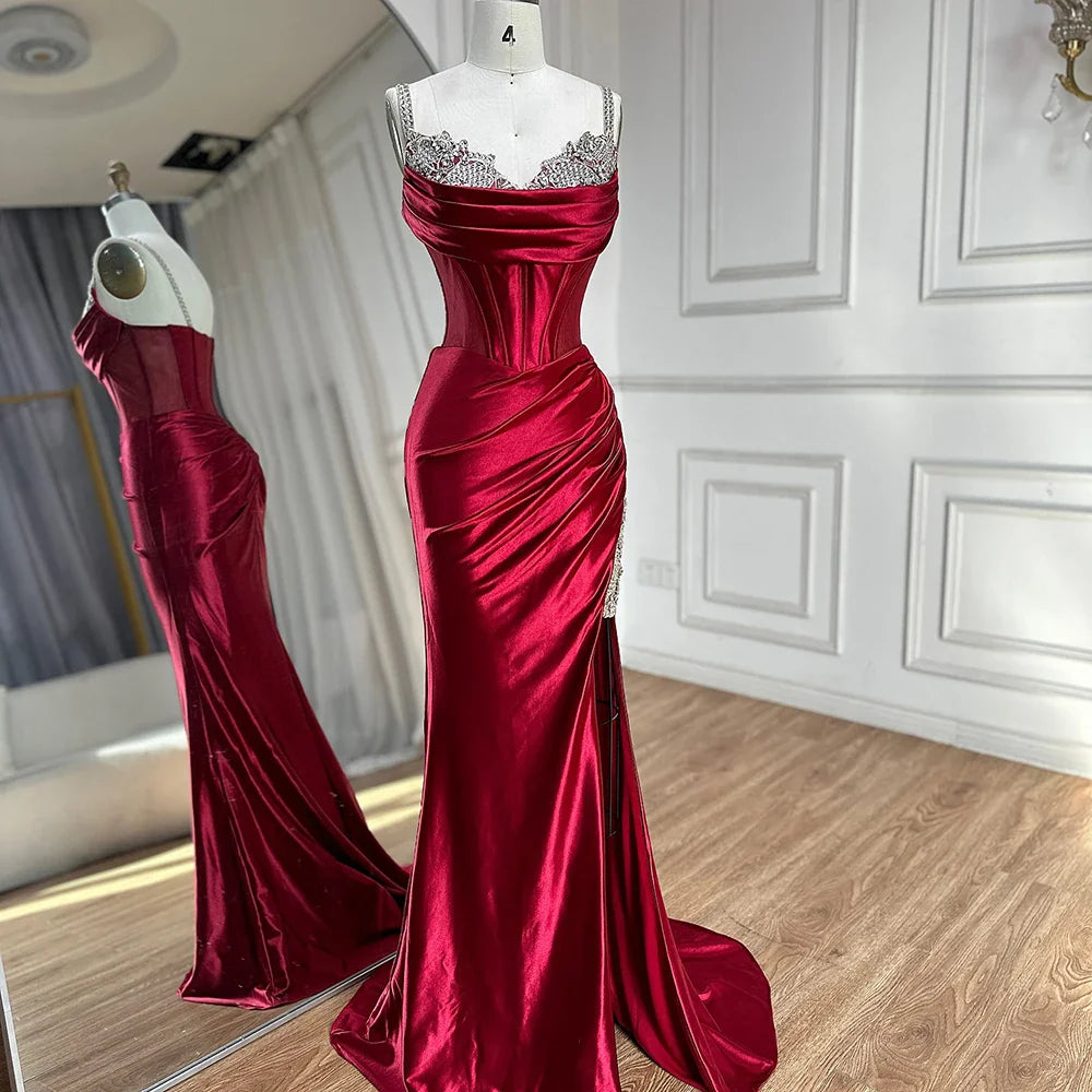 Luxuriöses Abendkleid aus weinrotem Satin mit Spaghettiträgern und hohem Schlitz aus Dubai, Saudi-Arabien, für formelle Anlässe, LA72776
