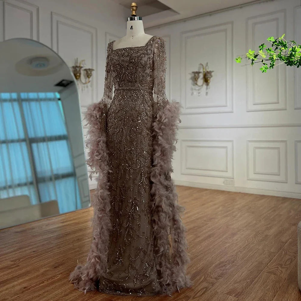 Luxuriöses Dubai-Abendkleid mit ausgestellten Ärmeln, Meerjungfrau-Stil, türkisfarbenen Perlen und Federn, für formelle Anlässe, LA72767