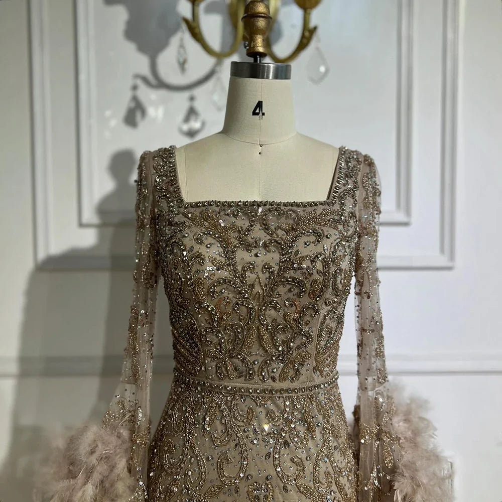 Luxuriöses Dubai-Abendkleid mit ausgestellten Ärmeln, Meerjungfrau-Stil, türkisfarbenen Perlen und Federn, für formelle Anlässe, LA72767