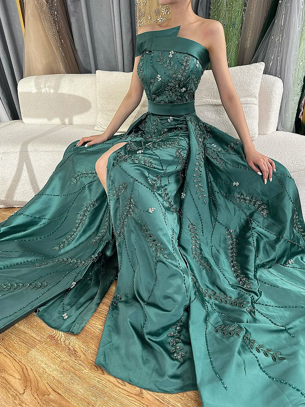 Luxury Dubai Green Arabic One-Shoulder Satin Evening Gown Beaded Dress with Overskirt and Split for Formal Occasion LA72178