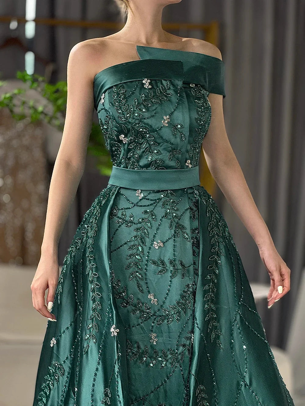 Luxury Dubai Green Arabic One-Shoulder Satin Evening Gown Beaded Dress with Overskirt and Split for Formal Occasion LA72178