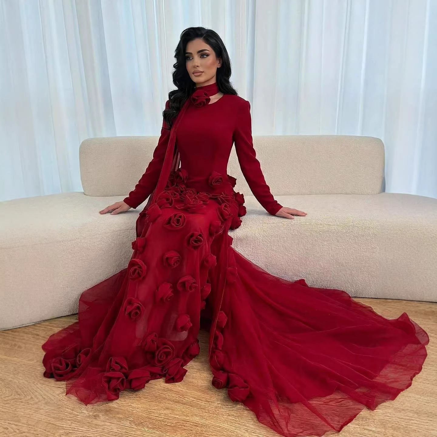 فستان سهرة فاخر بلون أحمر خمري بأكمام طويلة وفتحة جانبية مزينة بزهور ثلاثية الأبعاد بتصميم حورية البحر LA72568B 