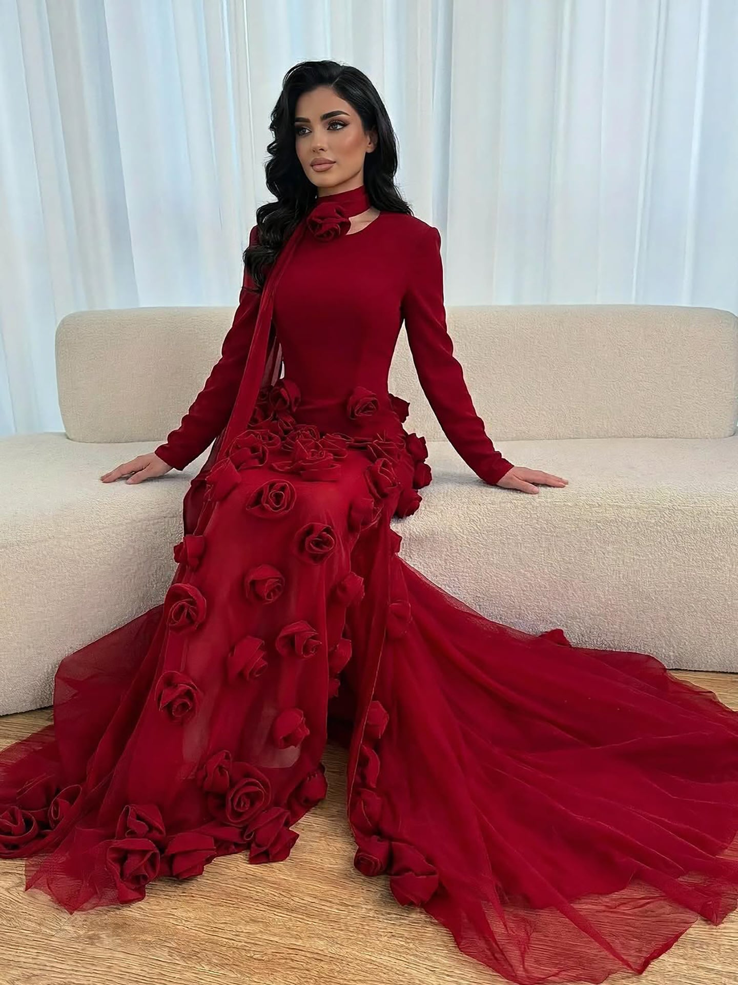 فستان سهرة فاخر بلون أحمر خمري بأكمام طويلة وفتحة جانبية مزينة بزهور ثلاثية الأبعاد بتصميم حورية البحر LA72568B 