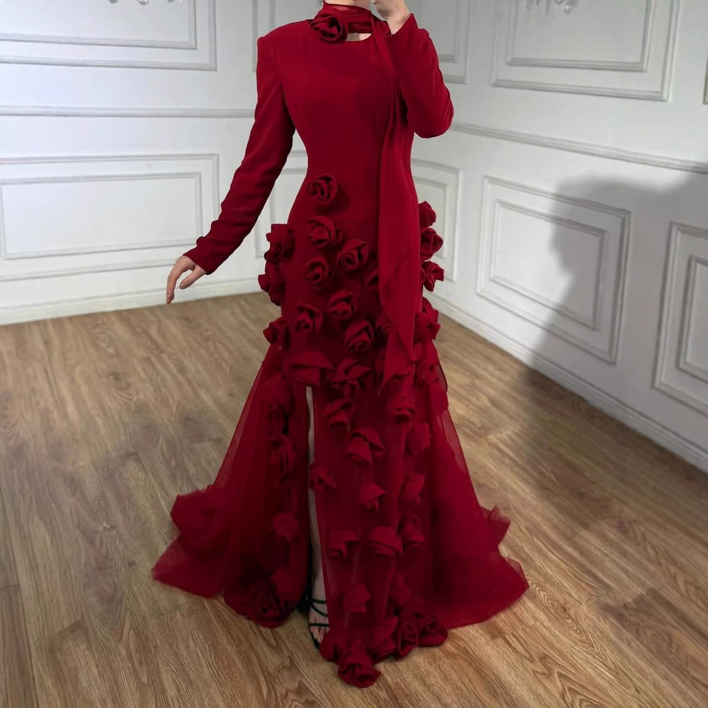 فستان سهرة فاخر بلون أحمر خمري بأكمام طويلة وفتحة جانبية مزينة بزهور ثلاثية الأبعاد بتصميم حورية البحر LA72568B 