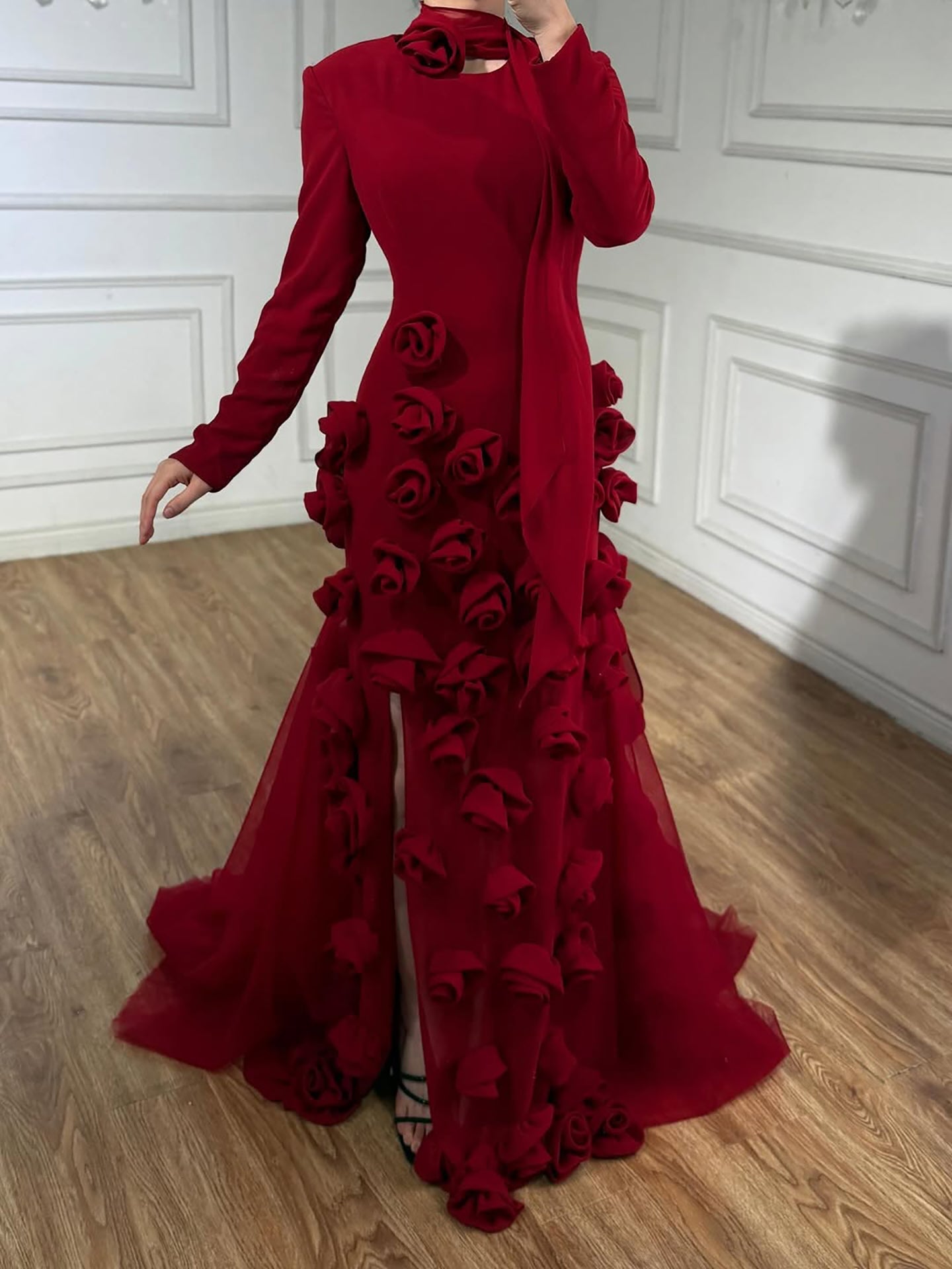 فستان سهرة فاخر بلون أحمر خمري بأكمام طويلة وفتحة جانبية مزينة بزهور ثلاثية الأبعاد بتصميم حورية البحر LA72568B 