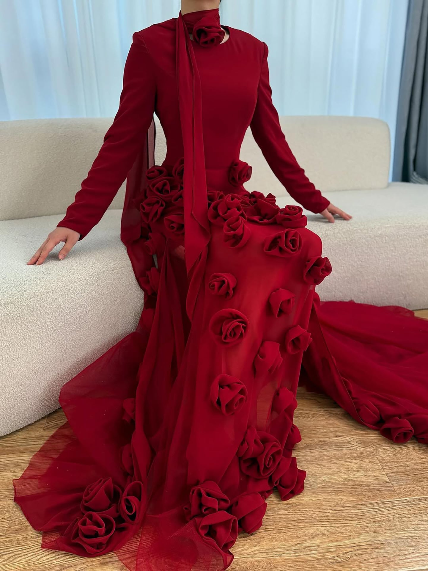 فستان سهرة فاخر بلون أحمر خمري بأكمام طويلة وفتحة جانبية مزينة بزهور ثلاثية الأبعاد بتصميم حورية البحر LA72568B 