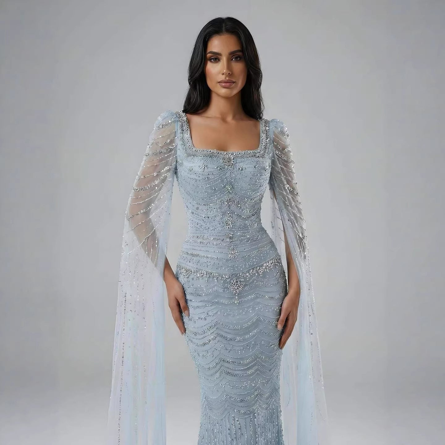 Luxuriöses, perlenbesetztes Karamell-Abendkleid mit Cape-Ärmeln LA72604