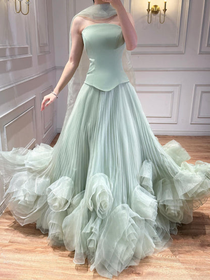 Elegantes Abendkleid in Salbeigrün mit 3D-Blumen in A-Linie LA72913
