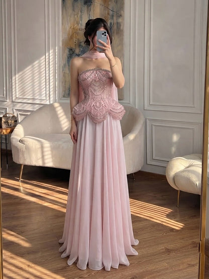 Luxus-Designer-Abendkleid aus Chiffon mit Perlen in Nude LA72915