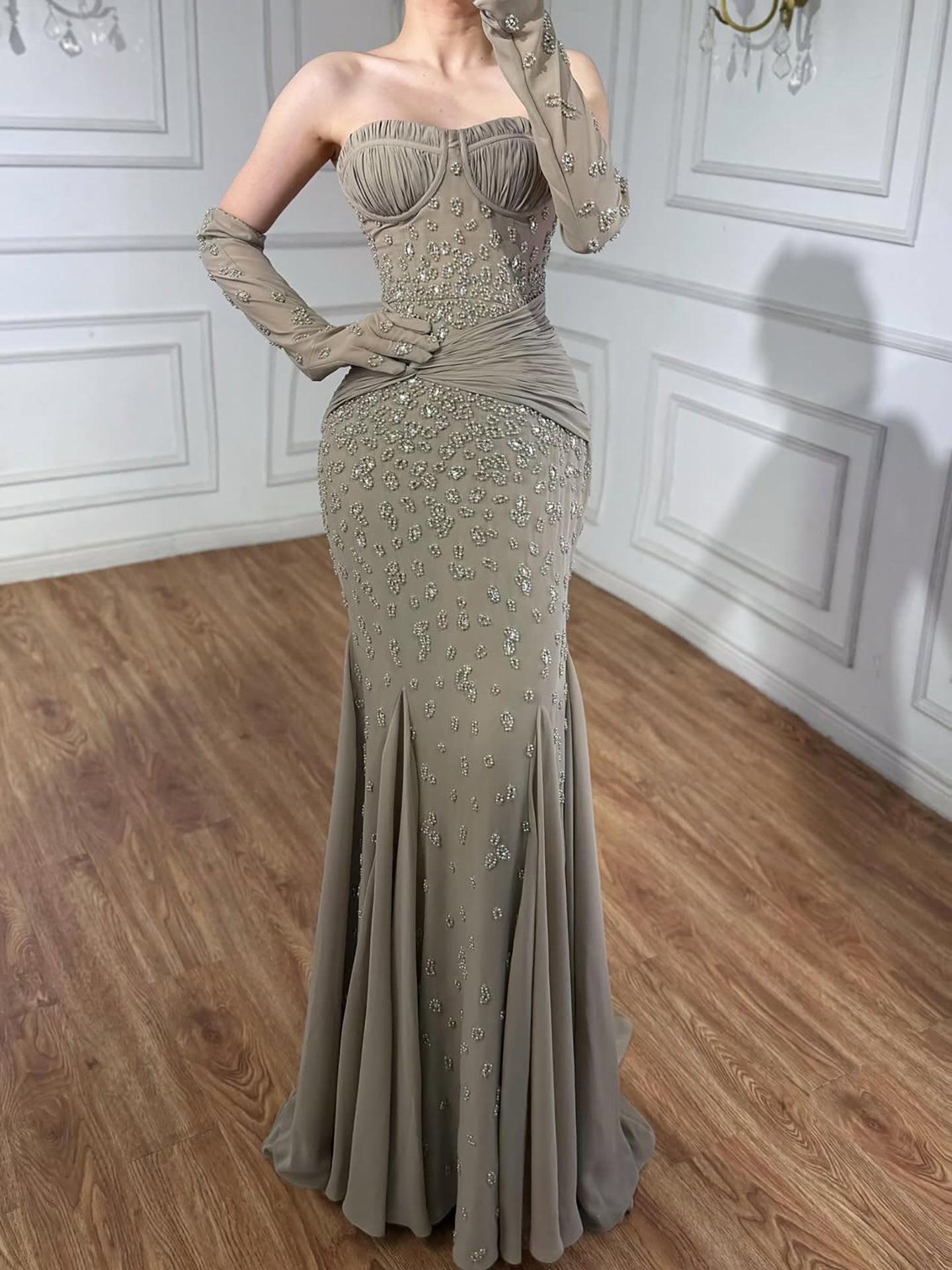 Luxuriöses türkisfarbenes, perlenbesetztes Abendkleid mit Handschuhen LA72933 