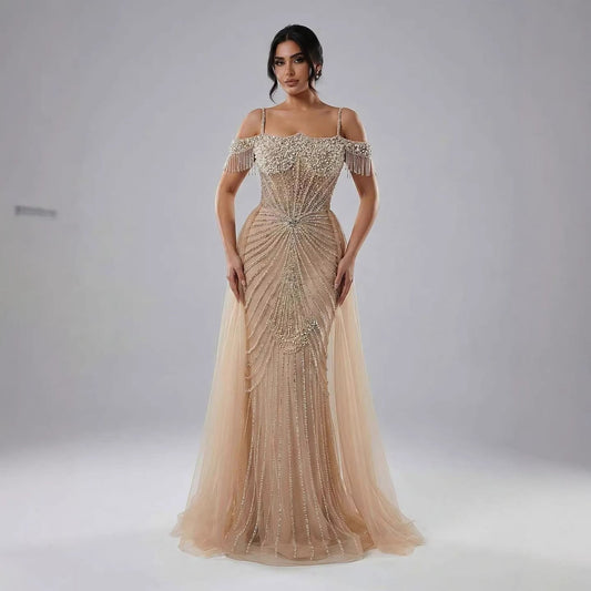 Luxuriöses, nudefarbenes Meerjungfrauen-Abendkleid mit Perlenbesatz, schulterfrei und mit Rock LA73148B 