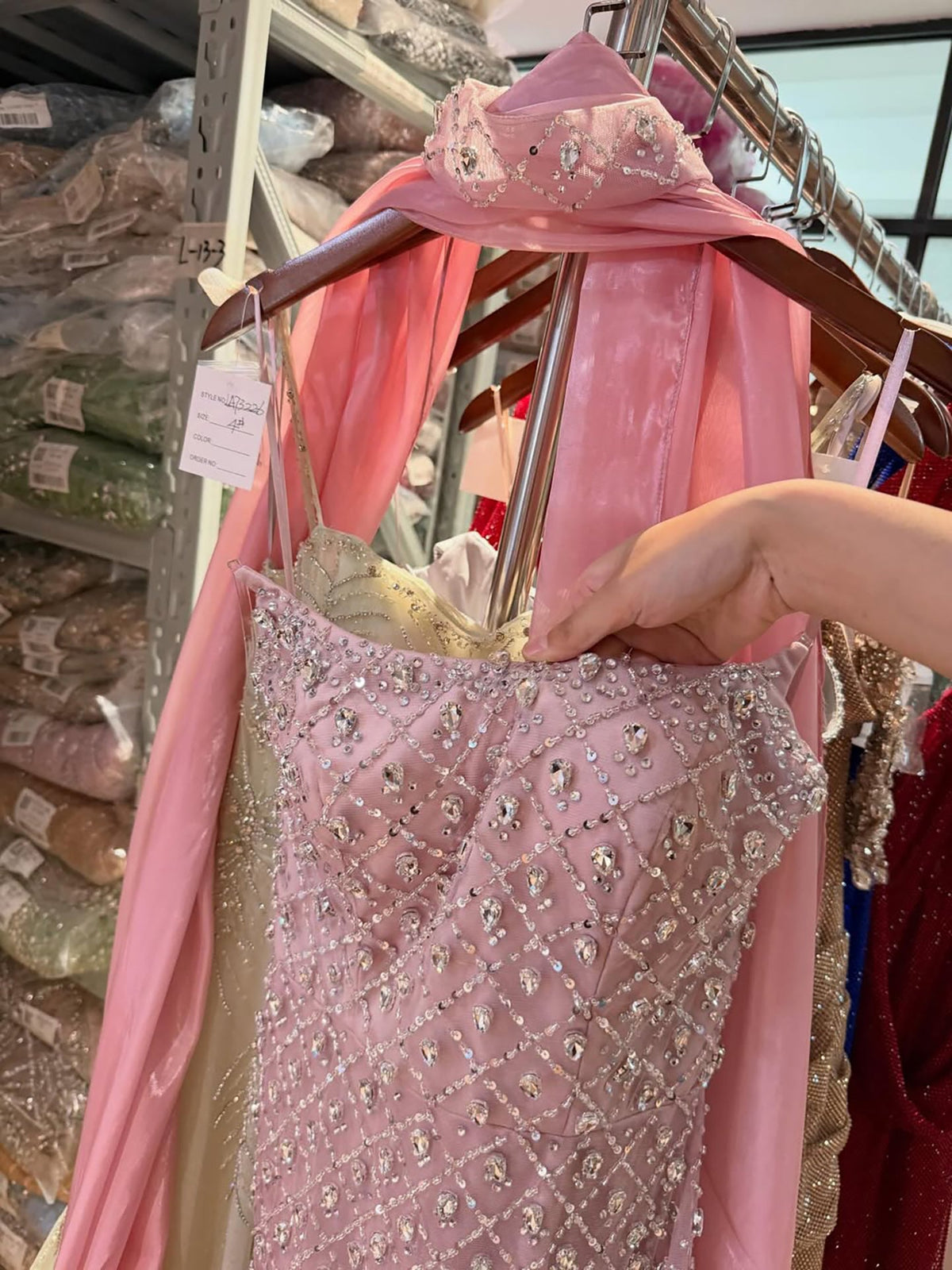 Luxury Pink Diamond Evening Dress with Cape Gown for Wedding Party LA73226A