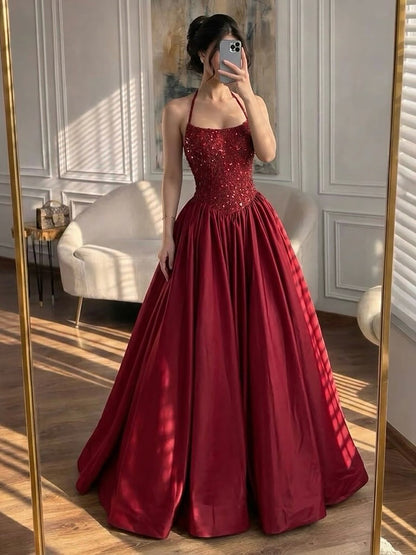Luxuriöses goldenes Diamant-Halter-Abendkleid LA73441