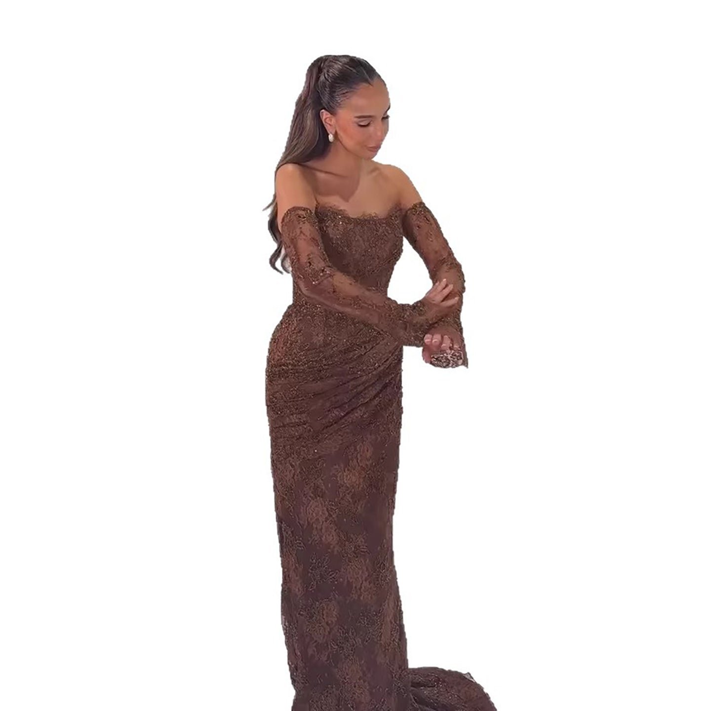 فستان سهرة فاخر بتصميم حورية البحر، مصنوع من الدانتيل العربي السعودي المطرز بالخرز، رقم الموديل LA73484