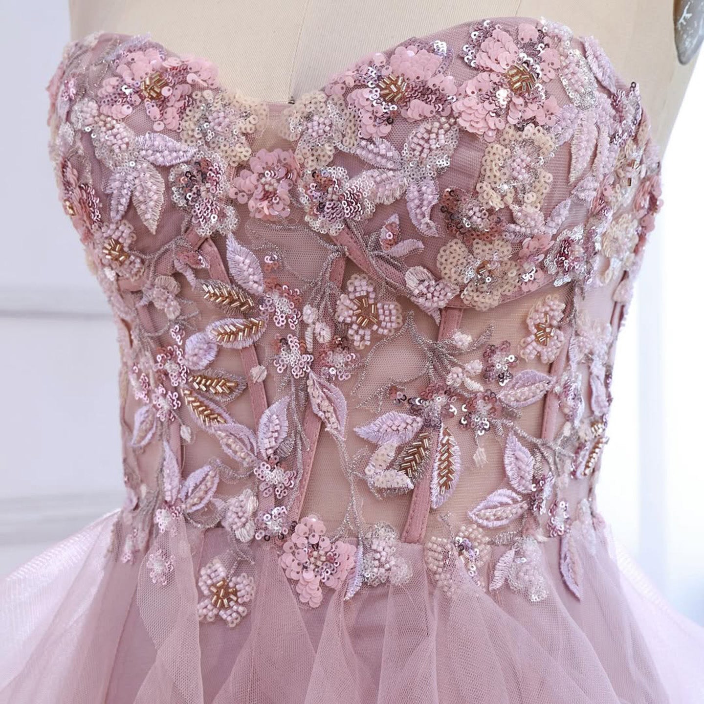 Luxury Pink Beaded Appliques A Line Prom Dress High Split LA73559