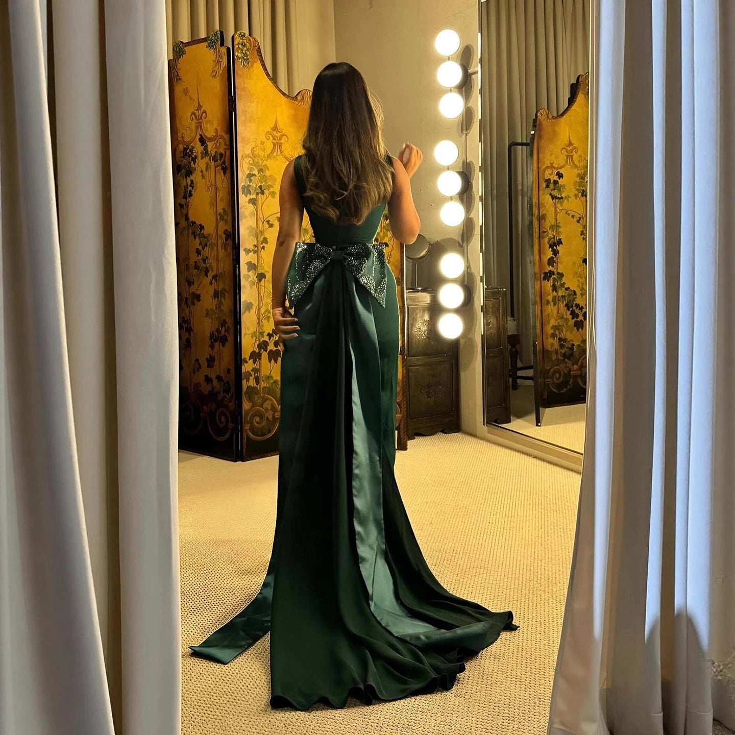 Luxury Evening Dress Emerald Green Bow Sheath Straight With Train LA73380