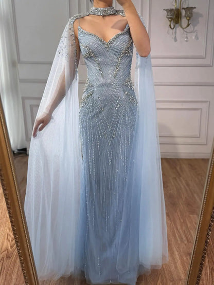 Luxuriöses arabisches, nudefarbenes Abendkleid mit Perlenbesatz und Cape-Ärmeln LA73173