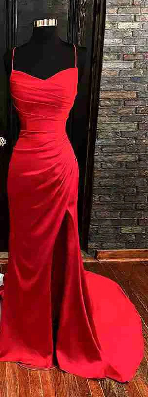 Serene Hill Arabisches rotes elegantes Ballkleid aus plissiertem Satin mit Spaghettiträgern und Schlitz für Damenpartys LA72675 