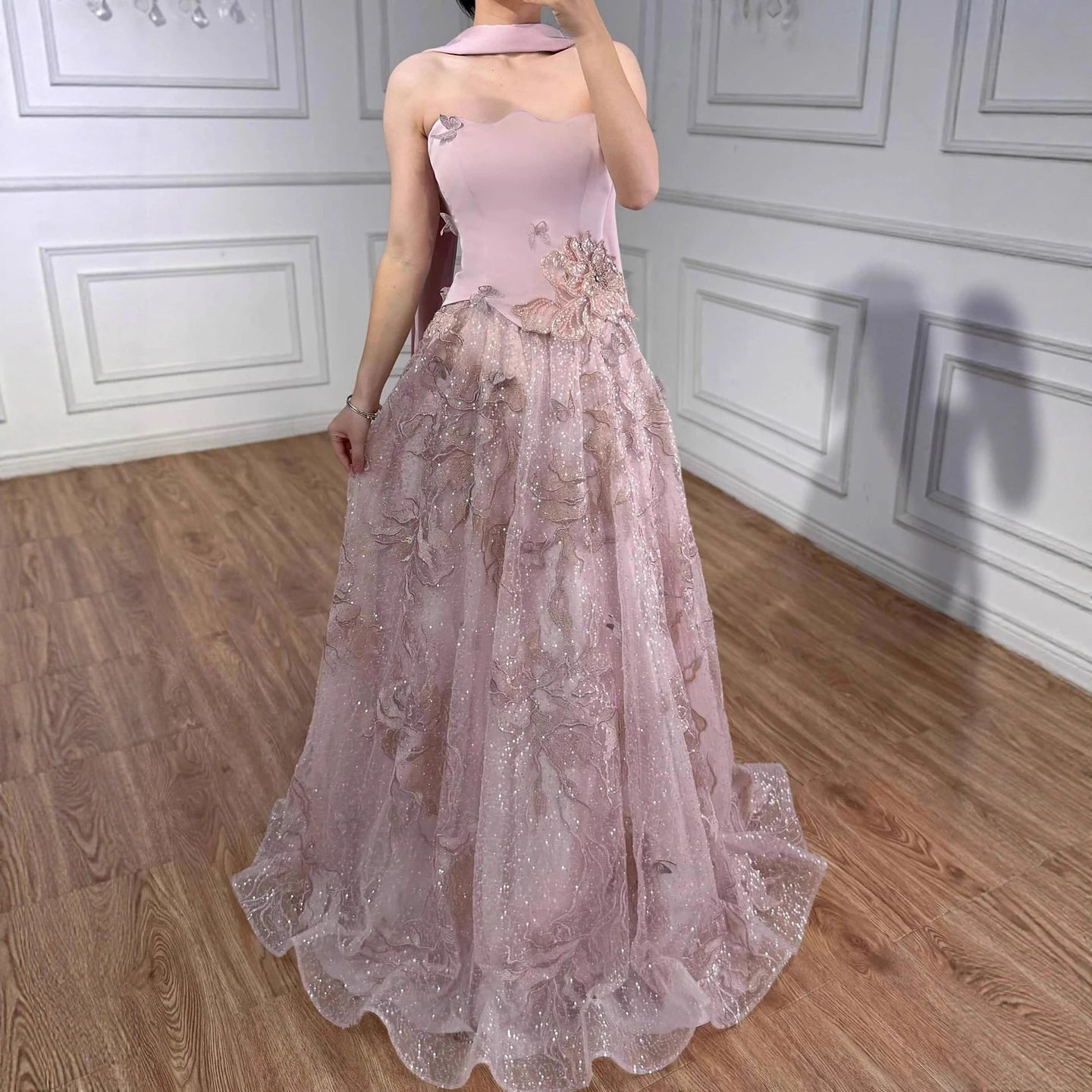 فستان سهرة فاخر وردي اللون مكون من قطعتين بتصميم A-Line مع كاب LA73415