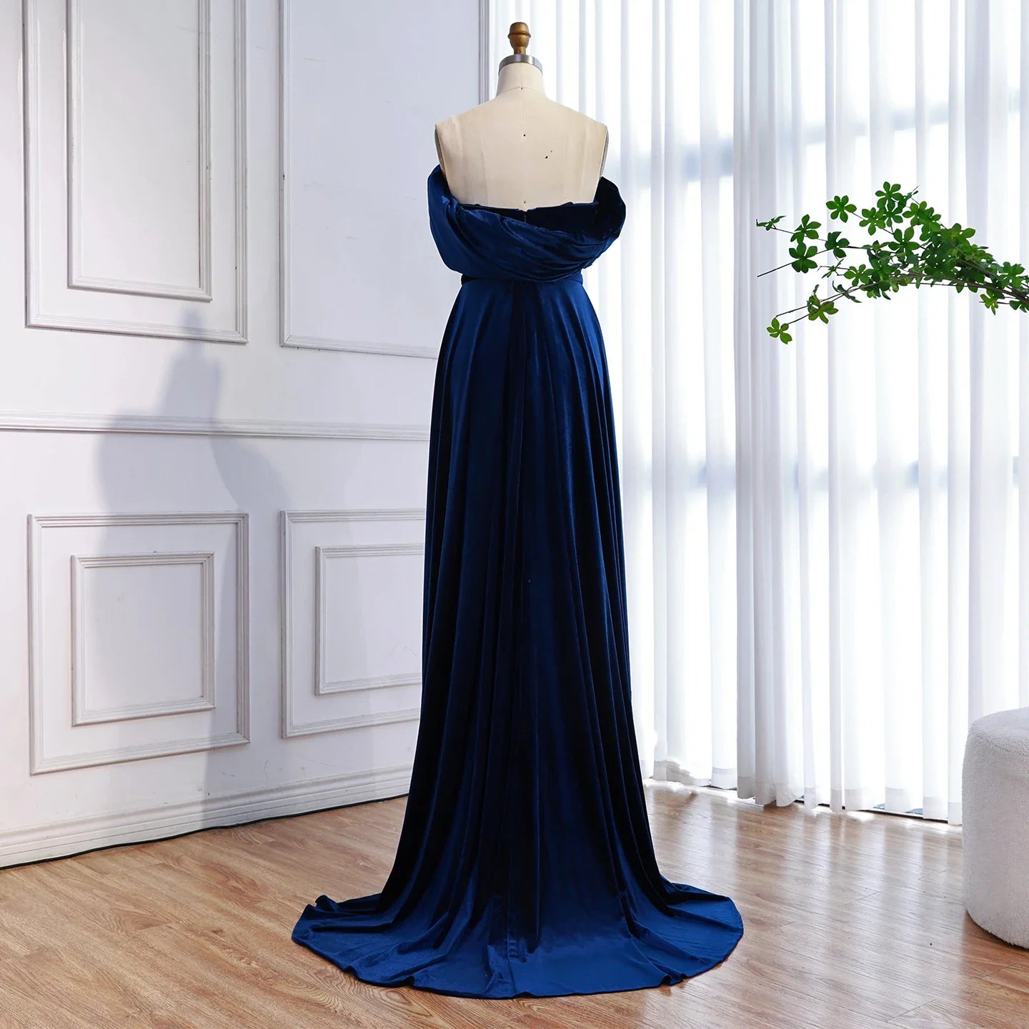Luxury Arabic Navy Blue Evening Dress LA73416