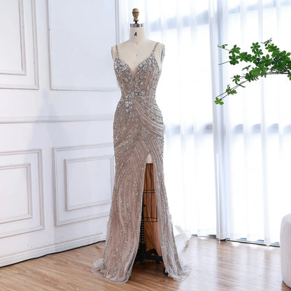 Luxuriöses, nudefarbenes, perlenbesetztes Meerjungfrauen-Abendkleid mit hohem Schlitz LA73340