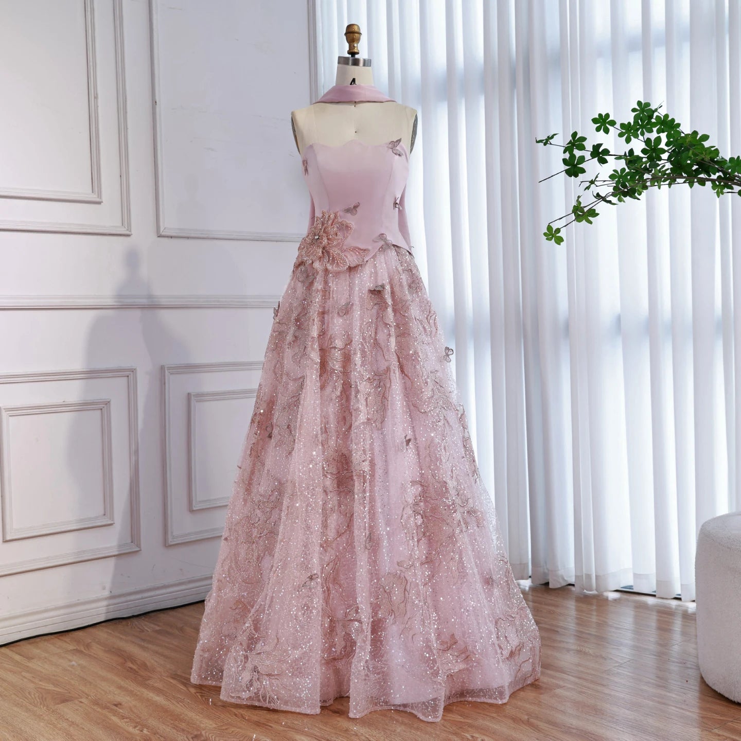 فستان سهرة فاخر وردي اللون مكون من قطعتين بتصميم A-Line مع كاب LA73415