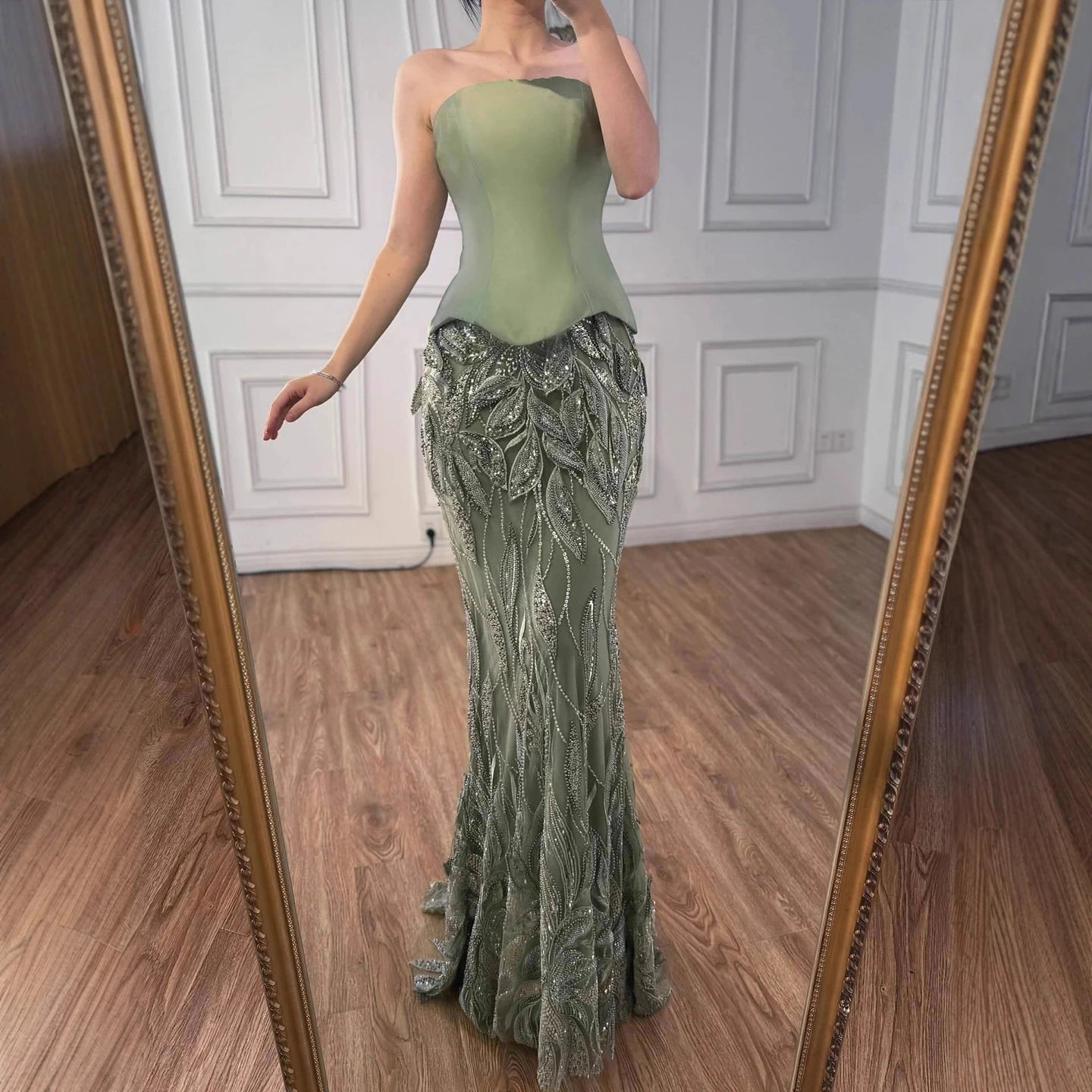 Luxuriöses, perlenbesetztes Abendkleid im Meerjungfrauenstil mit Cape-Kragen in Salbeigrün LA73110