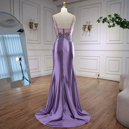 Luxuriöses Ballkleid aus mintgrünem Satin mit Perlen und Schlitz LA72995