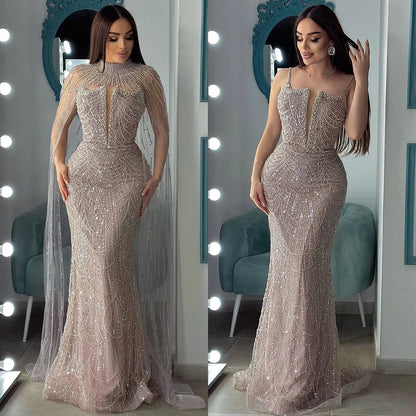 Luxuriöses Abendkleid mit Perlen in Nude-Farben und langem, transparentem Cape LA72189A 