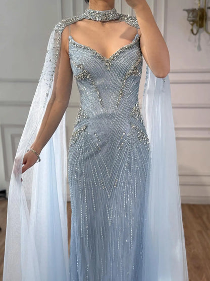 Luxuriöses arabisches, nudefarbenes Abendkleid mit Perlenbesatz und Cape-Ärmeln LA73173