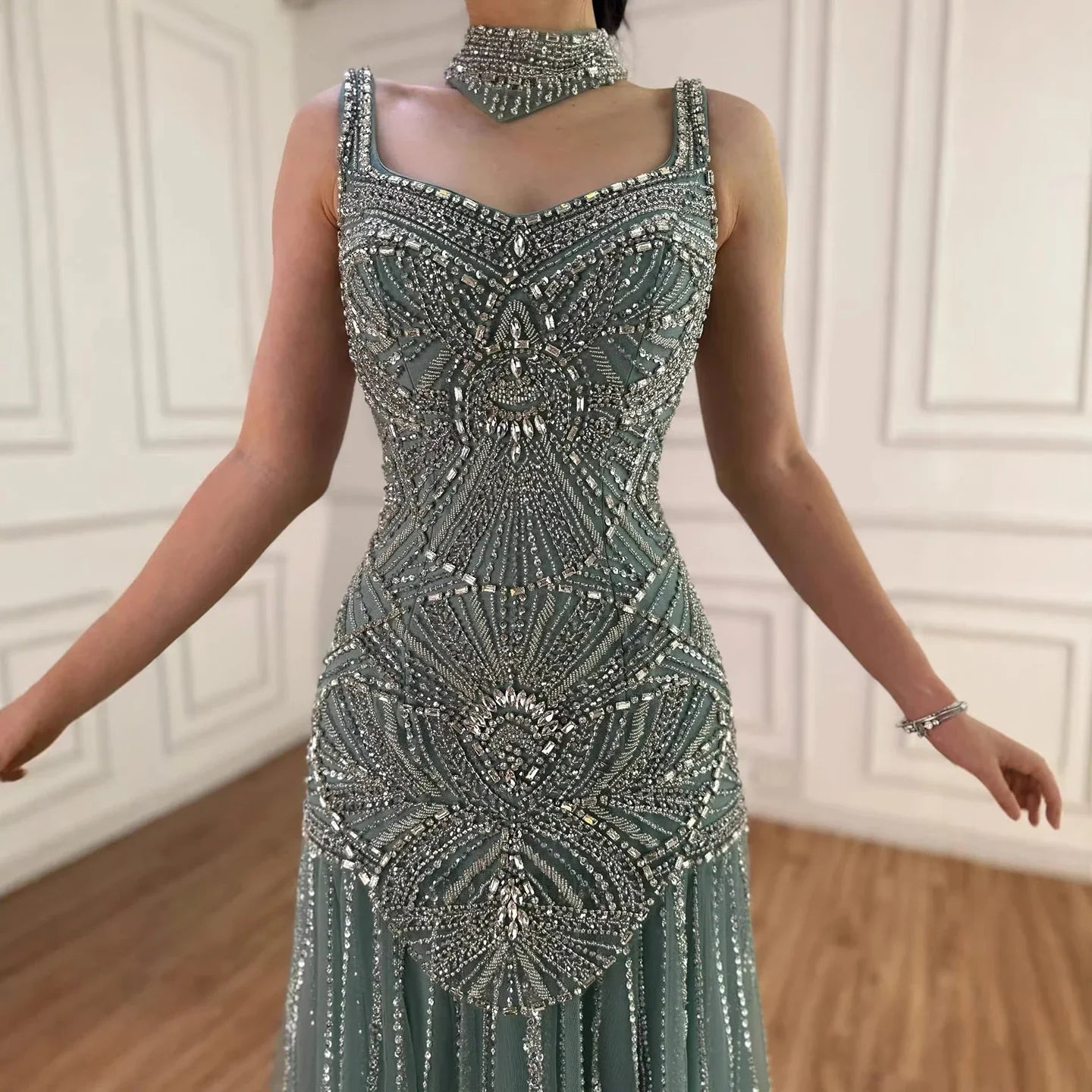 فستان سهرة فاخر مطرز بالخرز على الطراز العربي باللون الفيروزي LA73189B