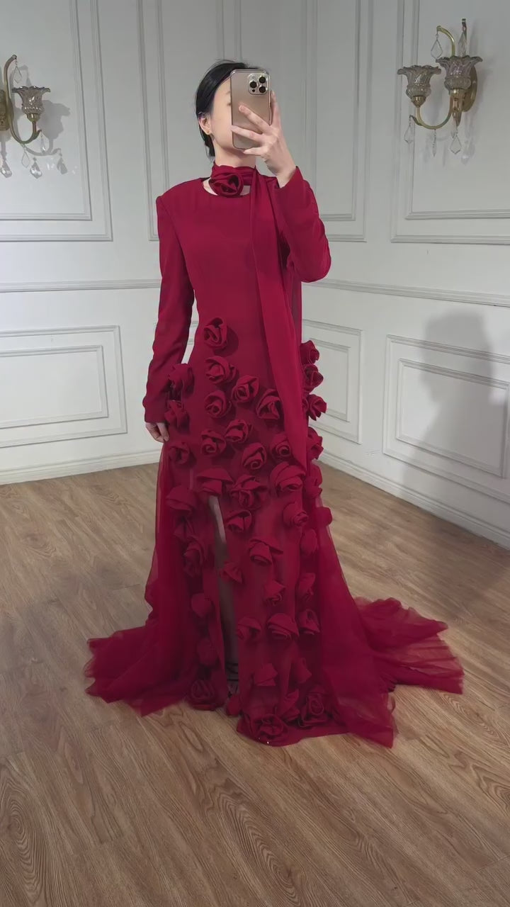 فستان سهرة فاخر بلون أحمر خمري بأكمام طويلة وفتحة جانبية مزينة بزهور ثلاثية الأبعاد بتصميم حورية البحر LA72568B 